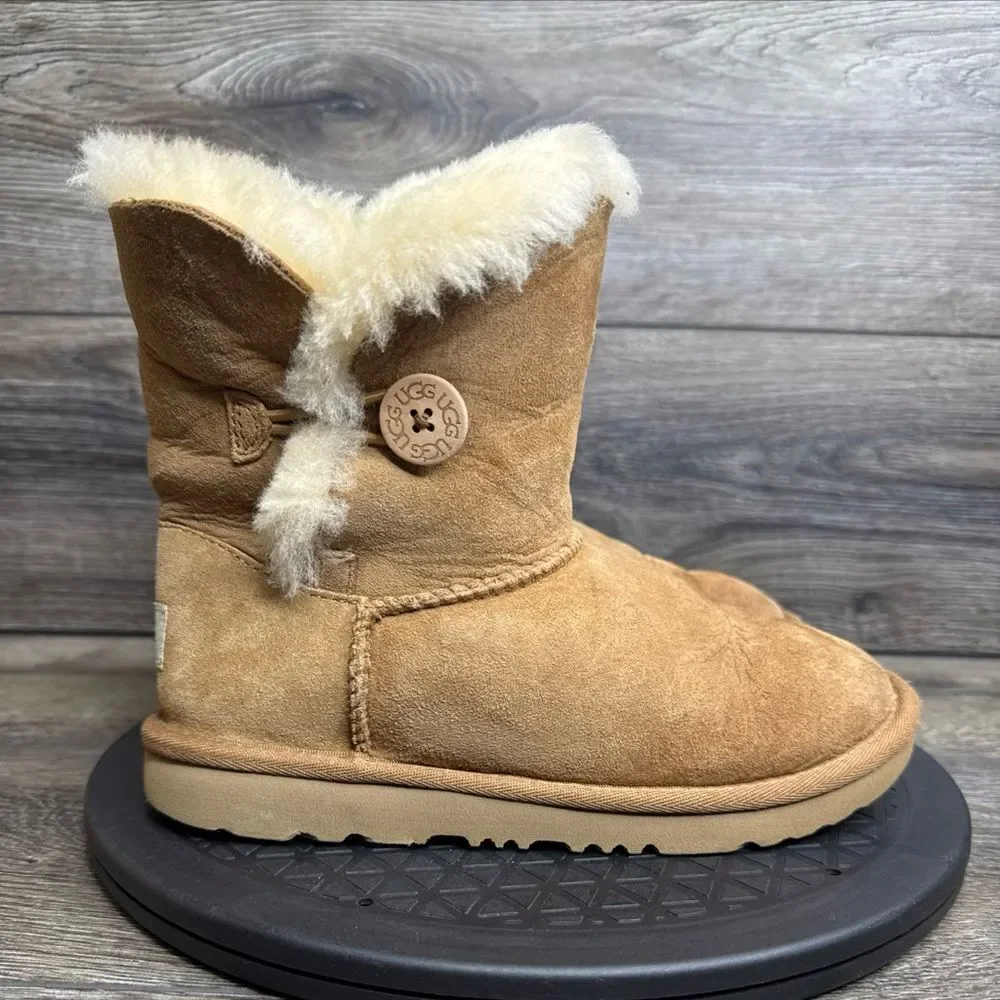 UGG MINI BAILEY BUTTON WOMEN BOOTS CHESTNUT SIZE US 3